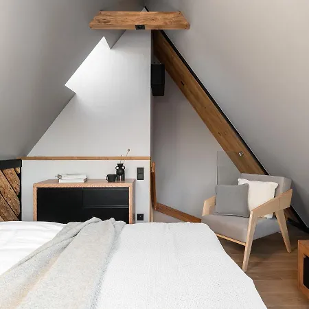 Aparthotel T &